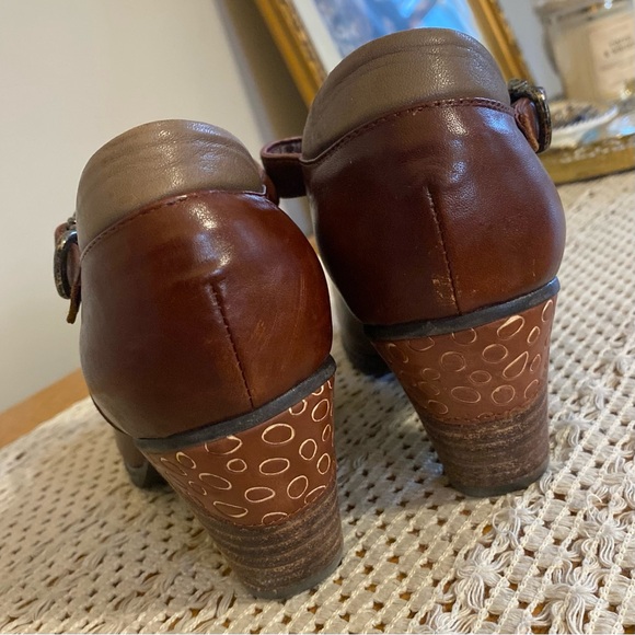 SOLD - Picture 5 of 8